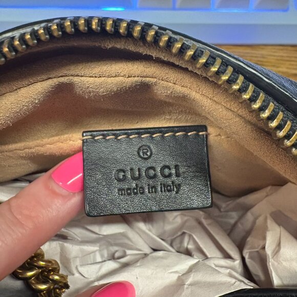 Gucci GG Marmont Mini Camera Bag Black Gold Hardware - Picture 4 of 8